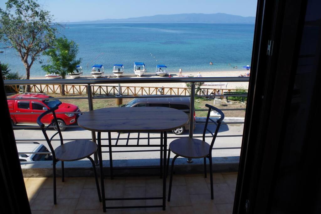 Seafront Centre Ouranoupoli Apartment Exterior photo